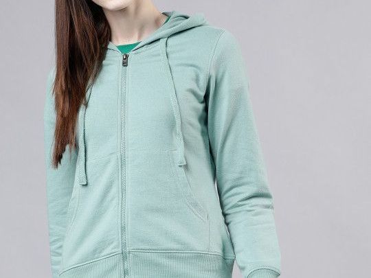 tokyo-talkies-women-green-solid-hooded-sweatshirt