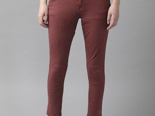 roadster-women-maroon-regular-fit-solid-cropped