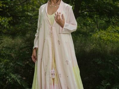 lightweight-handcrafted-summer-dresses-perfect-for-warm-weather