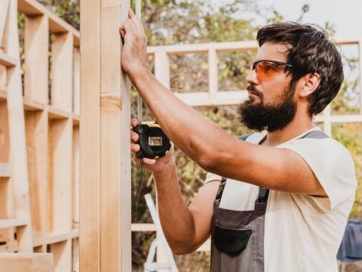 professional-fence-repair-contractor-quality-fencing-services