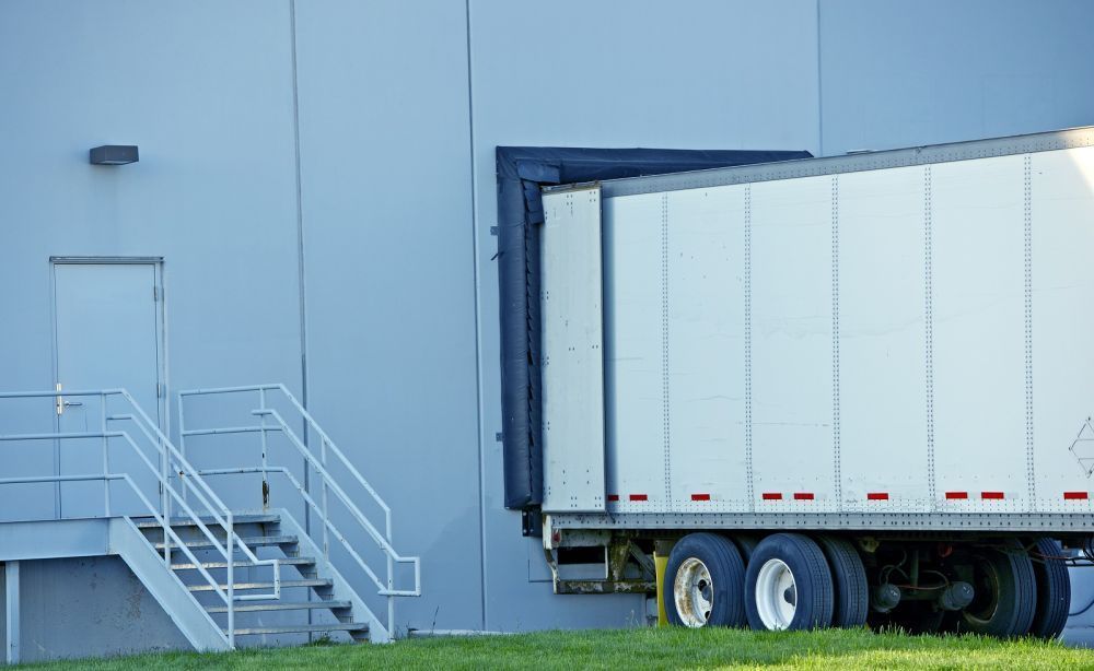 affordable-dry-vans-for-rent-reliable-trailers-available-now-big-0