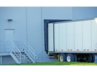 affordable-dry-vans-for-rent-reliable-trailers-available-now-small-0