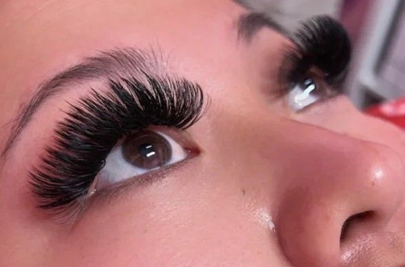 maintain-full-glam-with-mega-volume-lash-fill-service-big-0