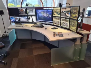 enterprise-rackmount-keyboard-and-monitor-small-0