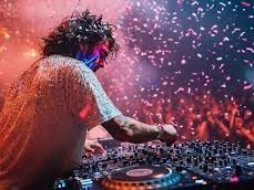hire-artists-directly-singers-magicians-djs-more