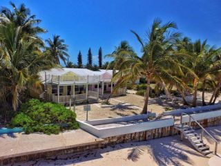 apartment-rentals-spanish-wells-comfortable-and-convenient-stays-small-4