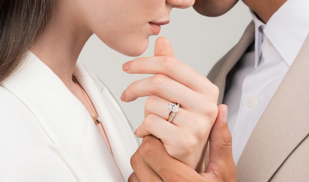 what-makes-3-carat-diamond-rings-perfect-with-oval-settings-big-0