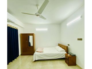 fully-furnished-apartment-corporate-expat-student-small-0