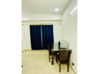 fully-furnished-apartment-corporate-expat-student-small-1