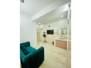 fully-furnished-apartment-corporate-expat-student-small-3
