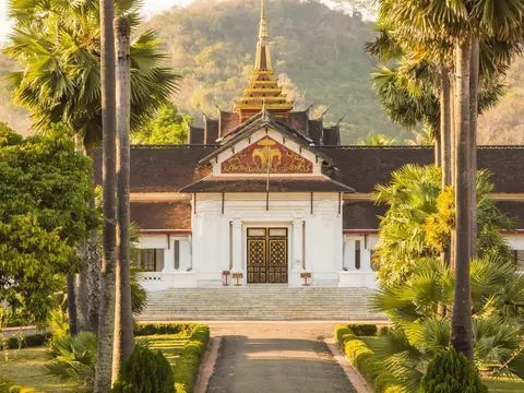 days-laos-tour-package-temples-caves-mekong-river-experience