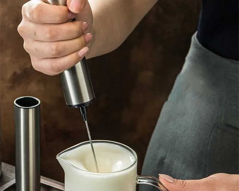 electric-milk-frother-handheld-coffee-whisk-mixer