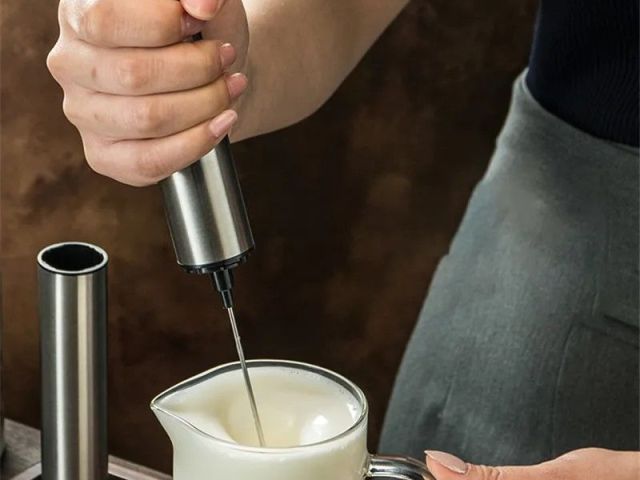 electric-milk-frother-handheld-coffee-whisk-mixer