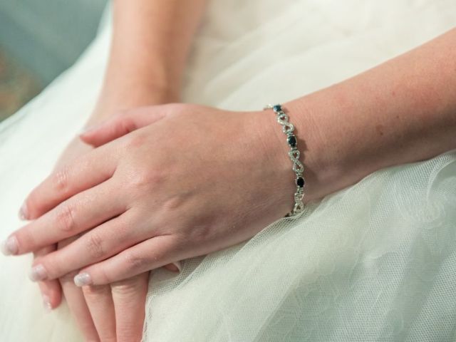 stunning-diamond-bands-for-women-at-diamond-outlet-shop