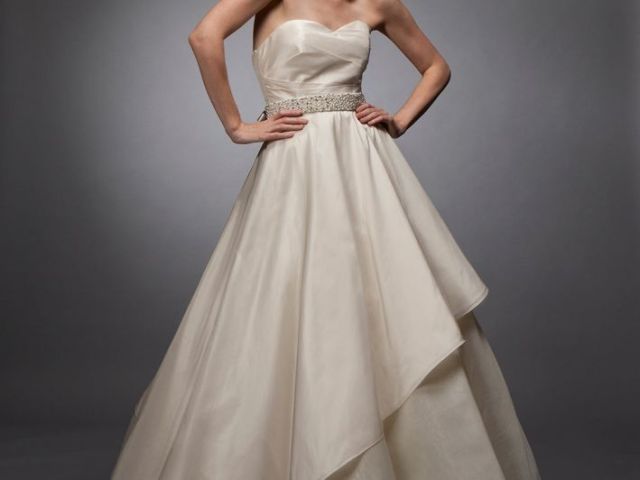 shop-best-wedding-dresses-for-special-occasion-tony-hamawy