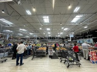 grocery-stores-near-you-with-convenient-delivery-options-small-0