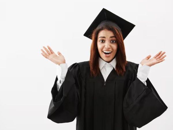 why-custom-stoles-are-the-perfect-graduation-accessory
