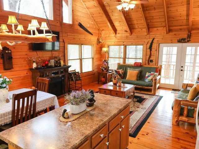 vacation-cabin-for-rent-in-table-rock-lake-mo