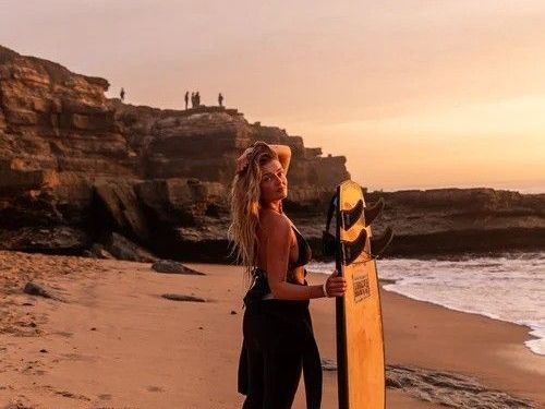 surf-camp-with-video-analysis-by-girl-on-the-wave