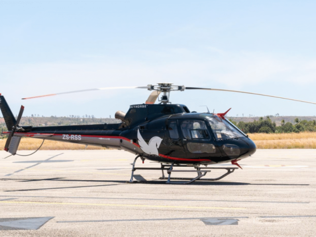 madagascar-tour-on-helicopter-luxury-flying-safari-adventure