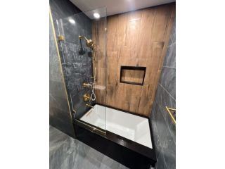 custom-glass-shower-doors-manhattan-small-0