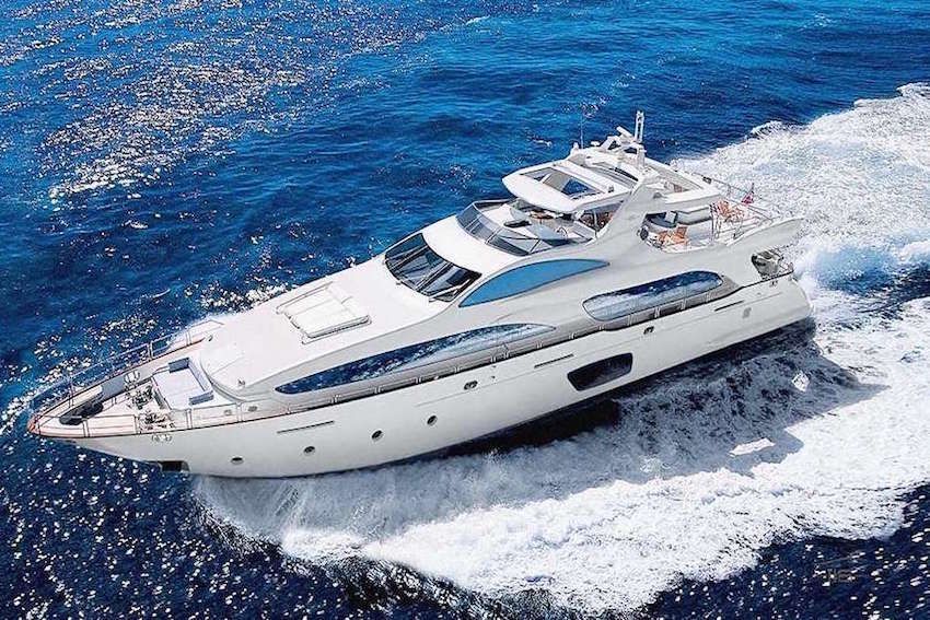 charter-luxury-yacht-in-greece-big-0
