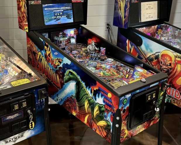 spooky-halloween-pinball-machine-limited-edition-fully-working