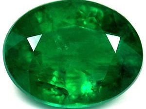 bright-beautiful-emerald-gemstone-selection