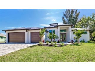 explore-premium-cape-coral-real-estate-opportunities-small-0