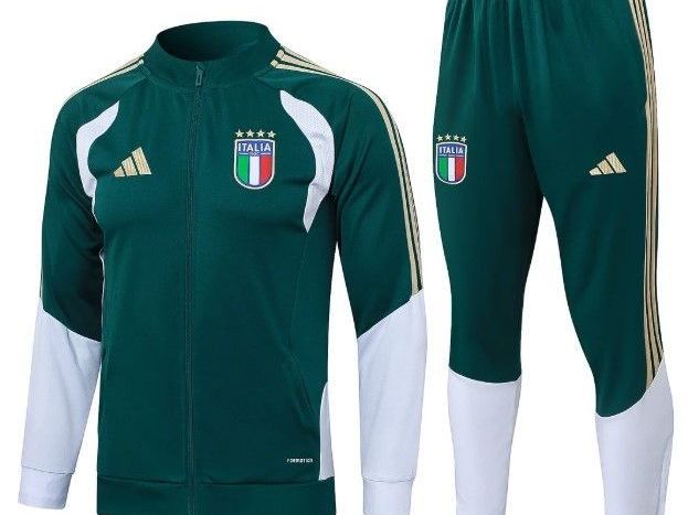 stay-warm-and-active-with-stylish-womens-soccer-jackets