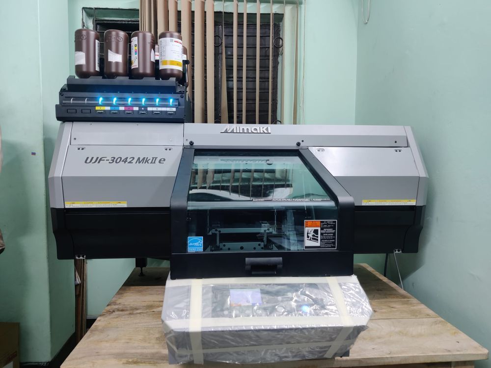 mimaki-ujf-3042mkii-uv-led-curable-flatbed-inkjet-printer-big-0