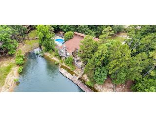 short-term-rentals-mount-ida-ar-comfort-convenience-small-0