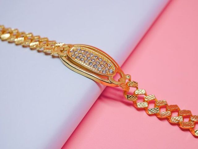 offers-custom-bracelet-in-best-price-for-every-style