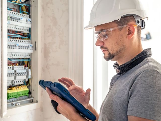 reliable-electrical-services-ene-electrical-experts