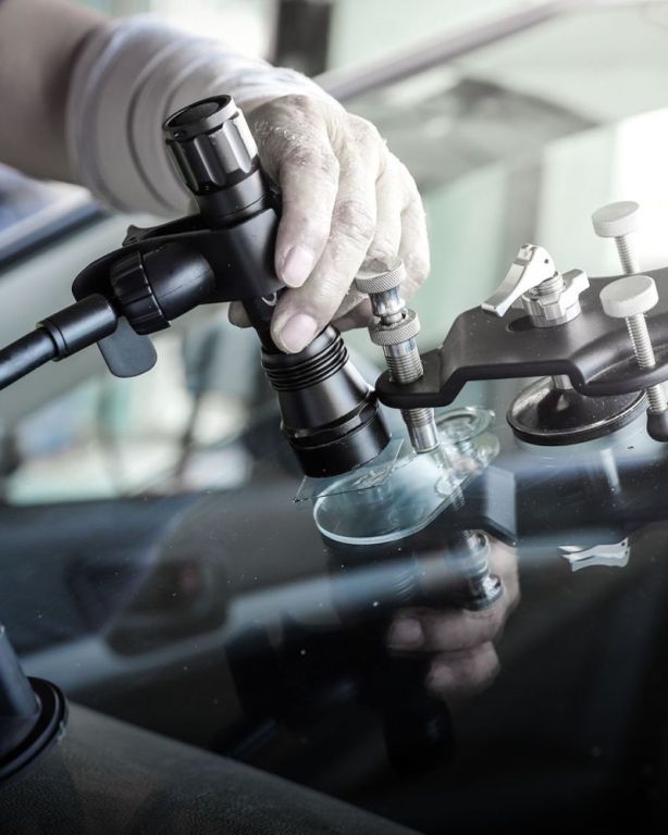 car-windshield-replacement-in-phoenix-big-0