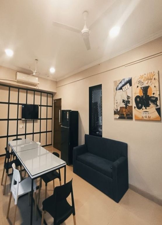 pg-near-hinduja-college-mumbai-big-0