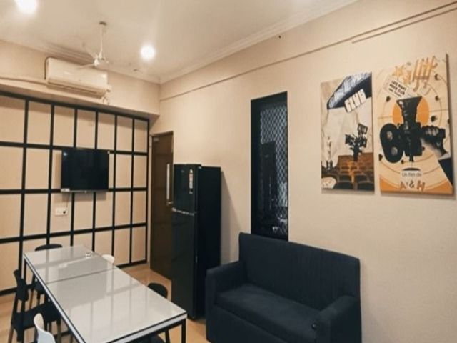 pg-near-hinduja-college-mumbai