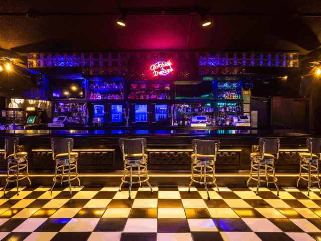 walnut-creek-bars-retrojunkie-bar-nightlife-drinks
