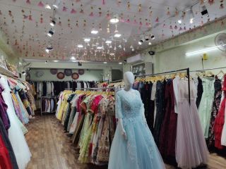 trendy-styles-chic-finds-at-dress-boutique-near-me-small-0
