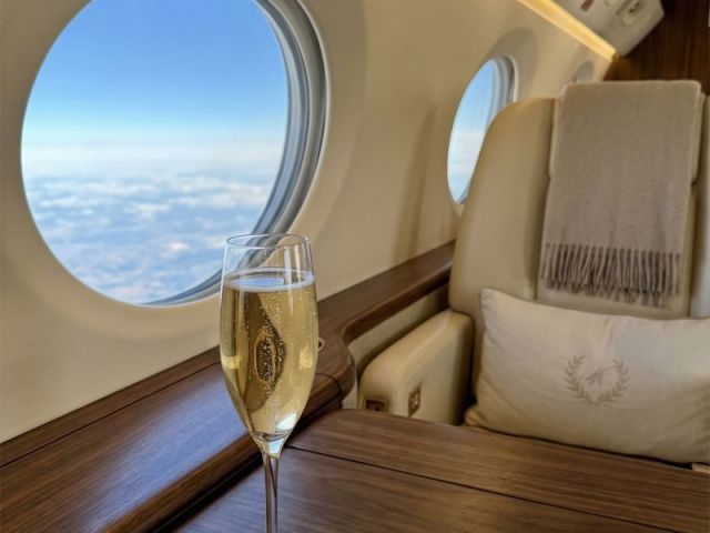 best-time-to-book-first-class-flights