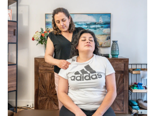 top-chiropractors-capitol-hill-for-personalized-care-small-0