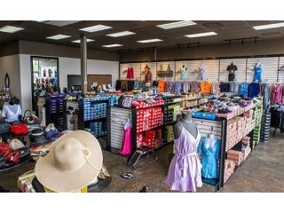 main-street-clothing-stores-stylish-fashion-outlet-small-0