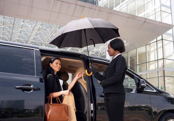 travel-like-a-vip-with-a-den-airport-limo-big-0