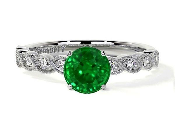 buy-070-cts-emerald-ring-with-diamonds-for-women-at-gemsny