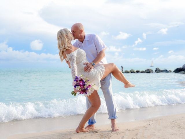 skilled-key-west-wedding-photographers-family-affair