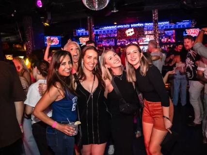 best-holiday-party-in-walnut-creek-retrojunkie-events-fun