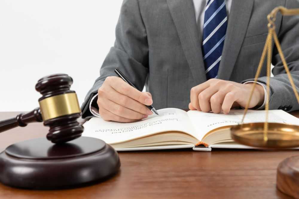 what-does-a-civil-law-attorney-do-big-0