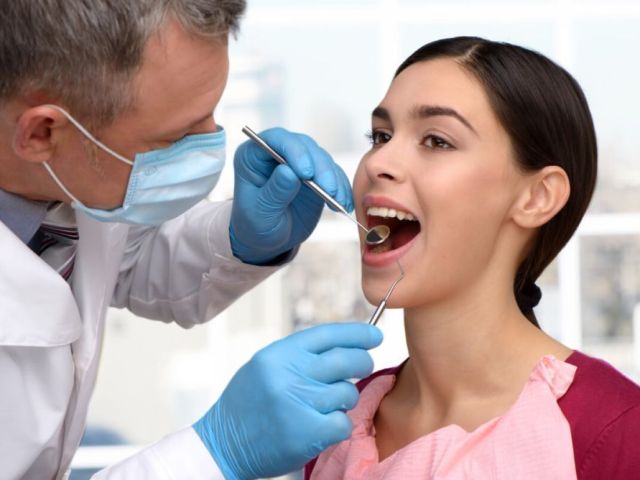enhance-your-smile-with-custom-porcelain-veneers