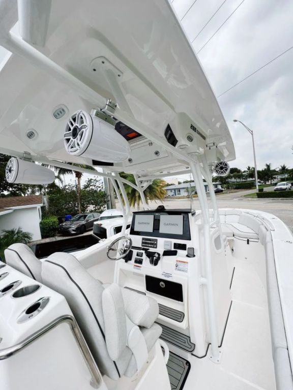 starlink-installation-miami-best-marine-electronics-2026-big-0