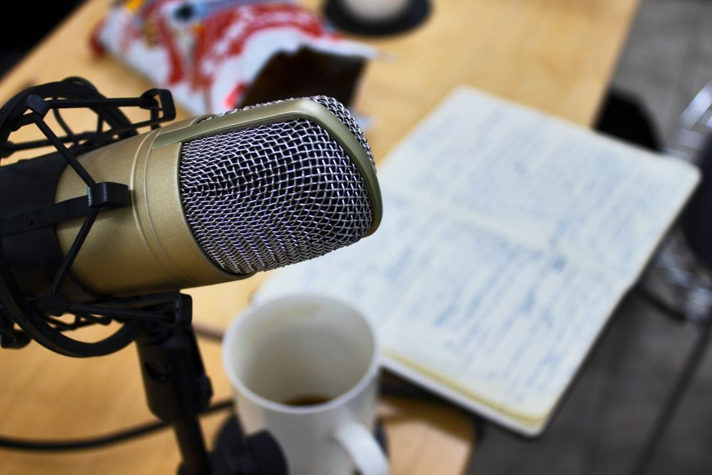 hire-a-professional-spanish-language-voice-actor-for-your-project-big-0